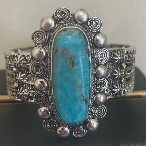 🎉❤️Harlee Large Turquoise Ornate Stretch Bracelet - Picture 1 of 3
